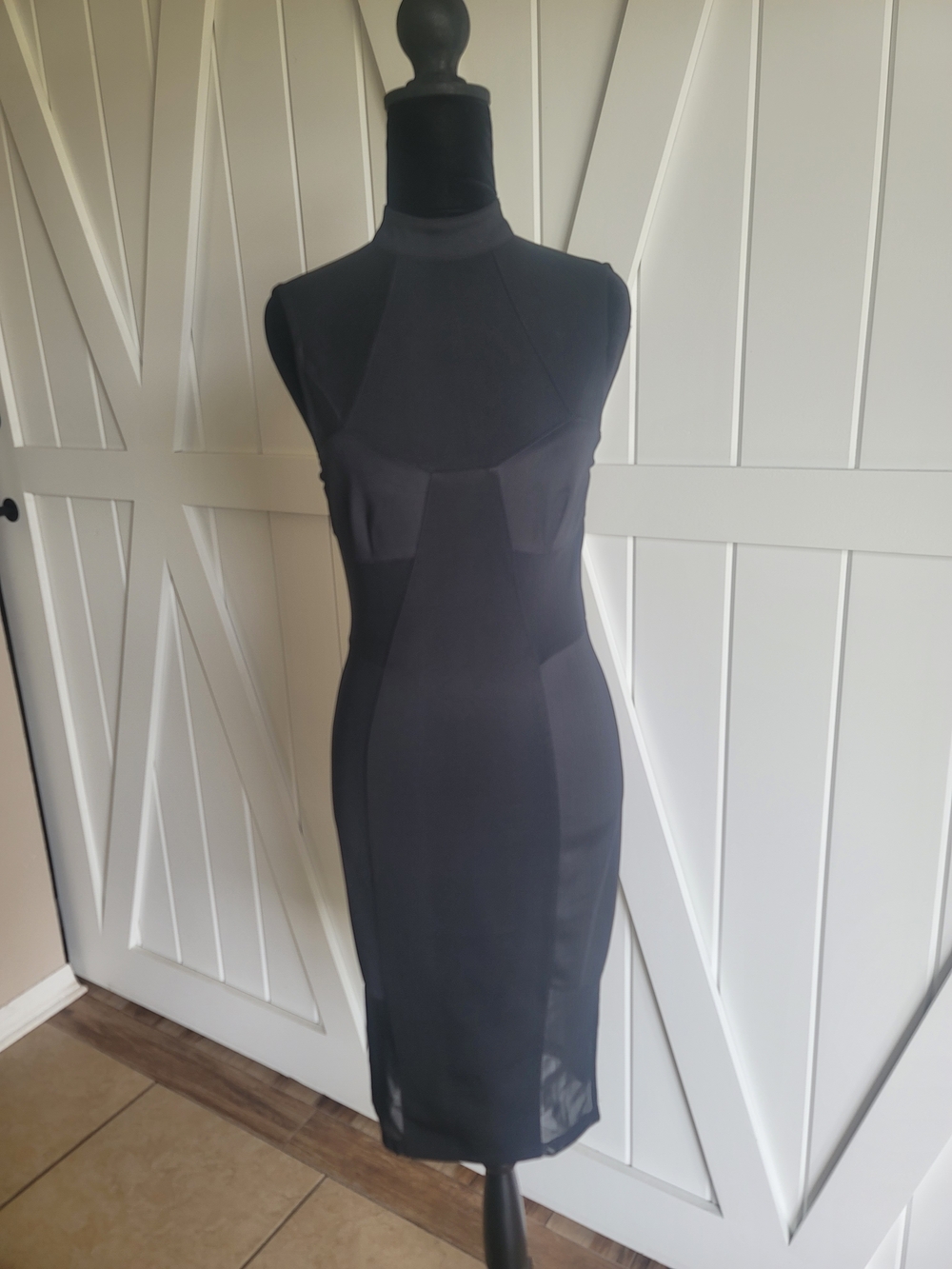 High-Neck Black Midi Bodycon Dress - Sleek Evening Style - Picture 6 of 9